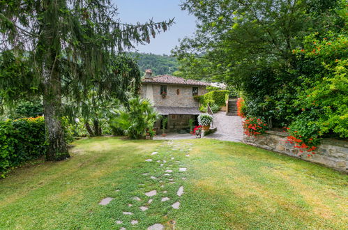 Photo 1 - Maison de 4 chambres à Pescia avec piscine privée et jardin