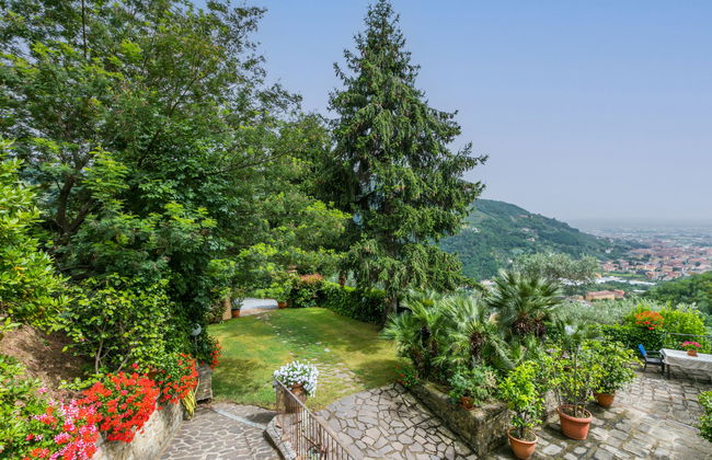 Casa de 8 quartos em Pescia com piscina privada e jardim - Foto 23