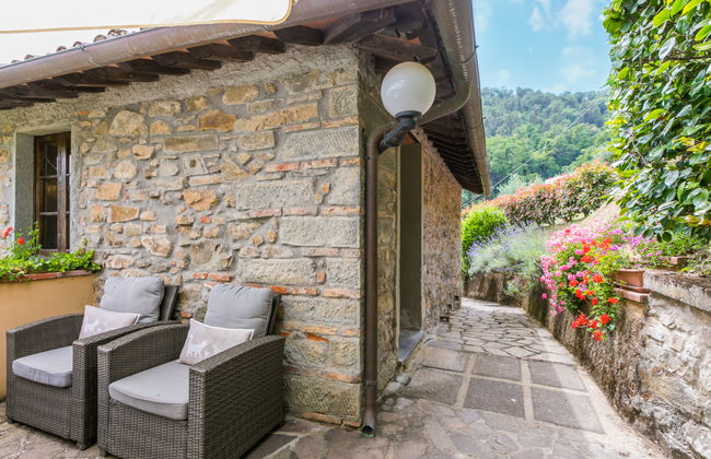 Casa de 8 quartos em Pescia com piscina privada e jardim - Foto 25