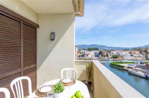 Photo 15 - 2 bedroom Apartment in Castelló d'Empúries with swimming pool and sea view