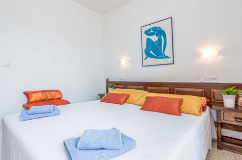 Foto 11 - Apartamento de 2 quartos em Castelló d'Empúries com piscina e vistas do mar