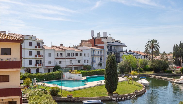 Foto 1 - Apartamento de 2 habitaciones en Castelló d'Empúries con piscina y vistas al mar