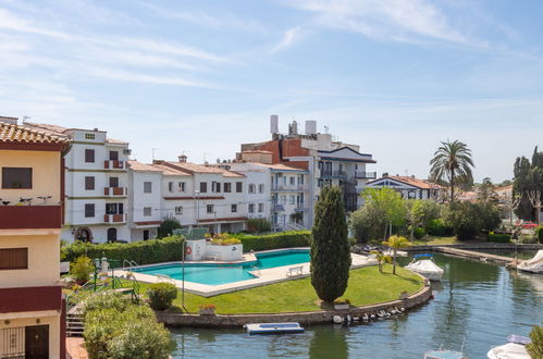 Foto 1 - Appartamento con 2 camere da letto a Castelló d'Empúries con piscina e vista mare