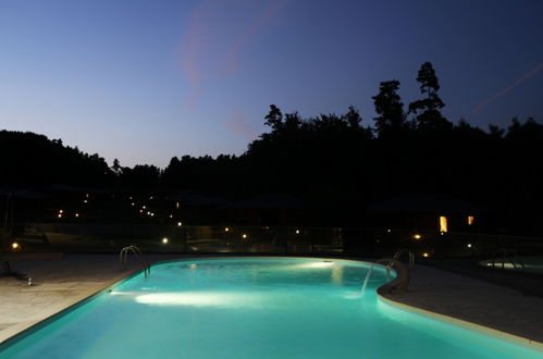 Photo 20 - Maison de 2 chambres à Meyrignac-l'Église avec piscine et terrasse