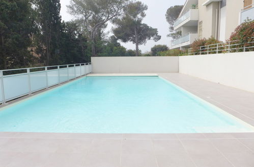 Foto 5 - Apartamento de 2 habitaciones en Fréjus con piscina y jardín