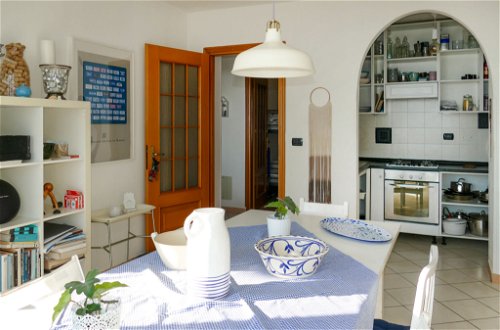 Foto 5 - Apartamento de 2 habitaciones en Pompeiana con jardín y vistas al mar