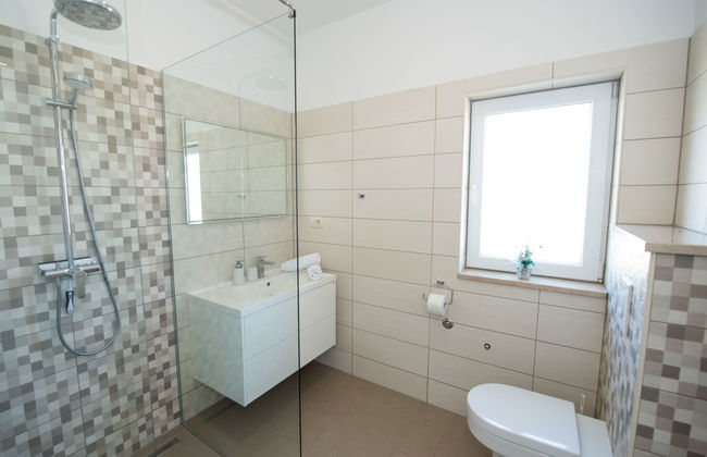 Casa de 6 quartos em Proložac com piscina privada e jardim - Foto 23