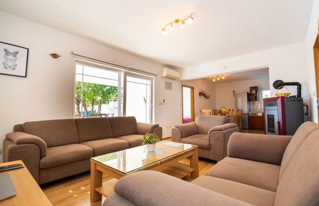 Casa de 6 quartos em Proložac com piscina privada e jardim - Foto 10
