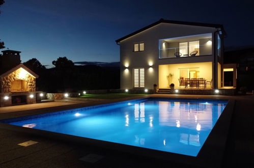 Photo 36 - Maison de 5 chambres à Proložac avec piscine privée et terrasse