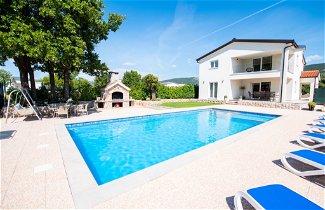 Foto 1 - Casa con 5 camere da letto a Proložac con piscina privata e terrazza