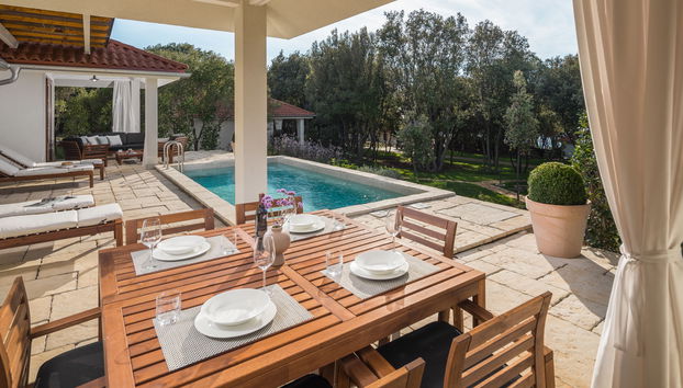 Casa de 3 quartos em Bale com piscina privada e jardim - Foto 2