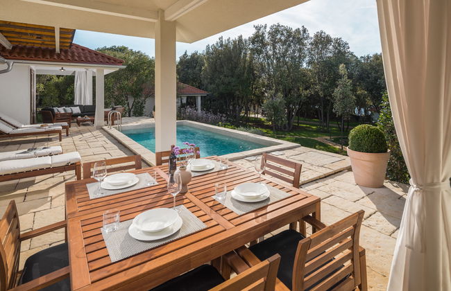 Casa de 3 quartos em Bale com piscina privada e jardim - Foto 2