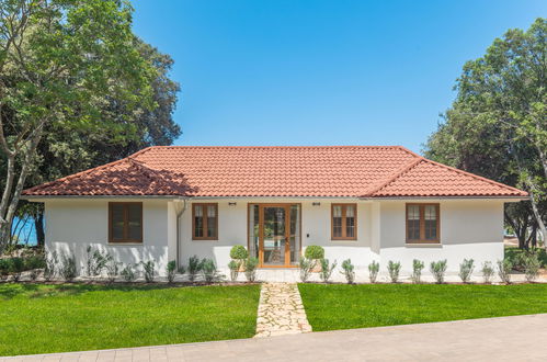 Foto 17 - Casa con 2 camere da letto a Bale con piscina privata e giardino