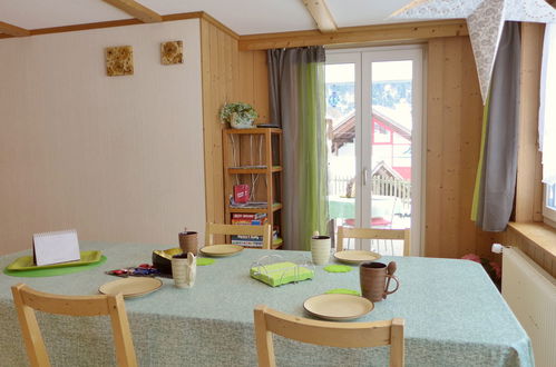 Photo 8 - Appartement de 1 chambre à Lauterbrunnen avec jardin et vues sur la montagne