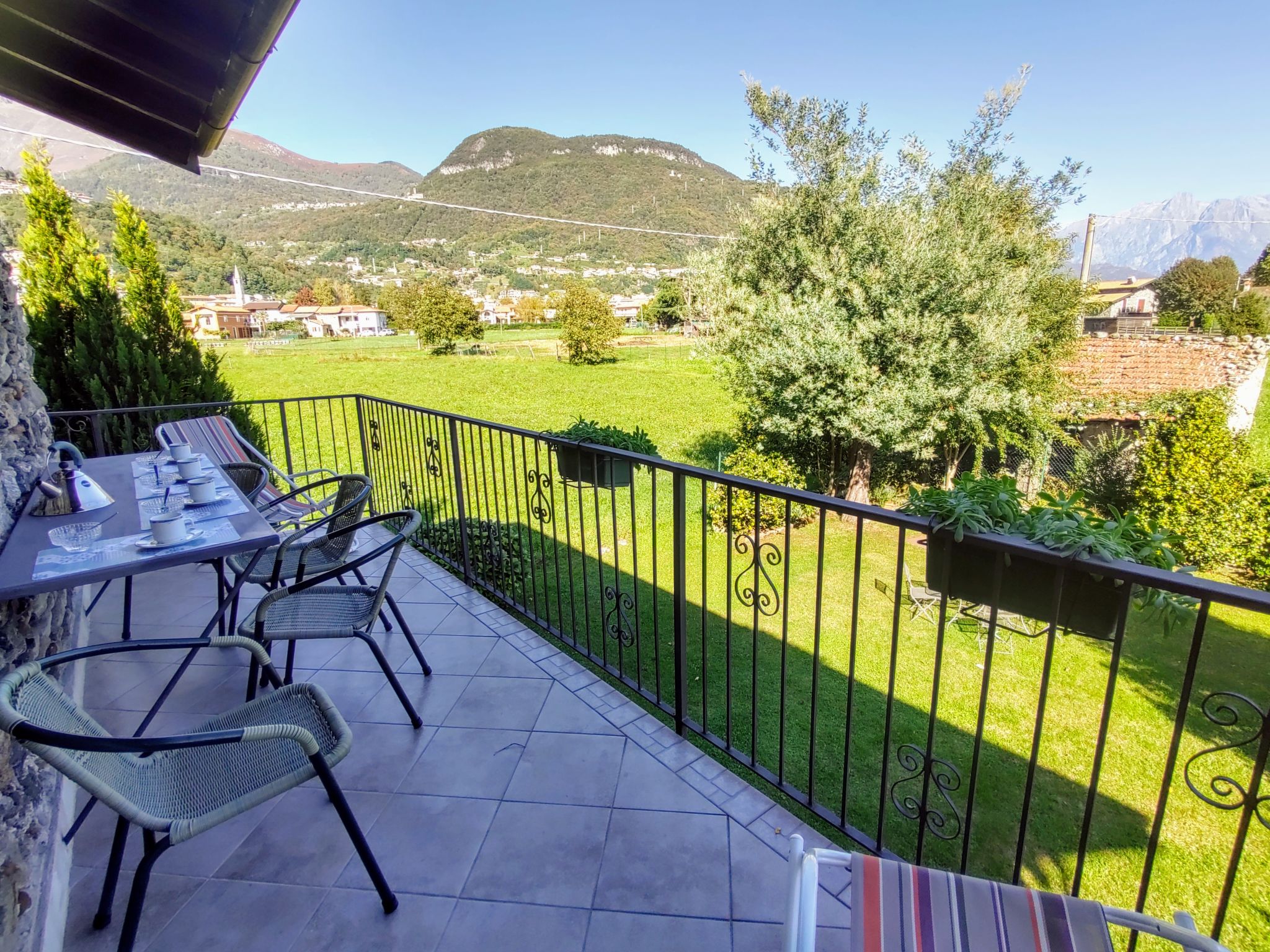 Foto 3 - Casa de 4 habitaciones en Gravedona ed Uniti con jardín y vistas a la montaña