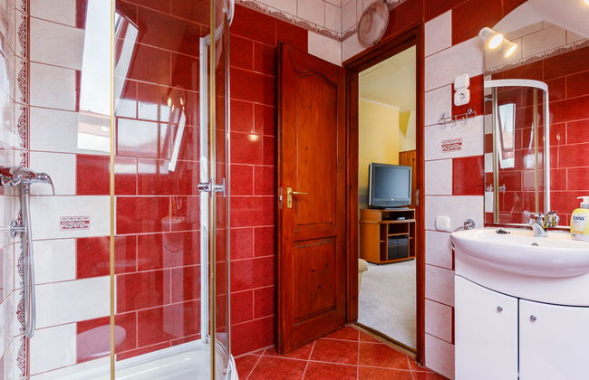 Casa de 5 quartos em Balatonszárszó com piscina privada e jardim - Foto 19