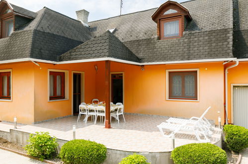 Photo 40 - Maison de 4 chambres à Balatonszárszó avec piscine privée et jardin