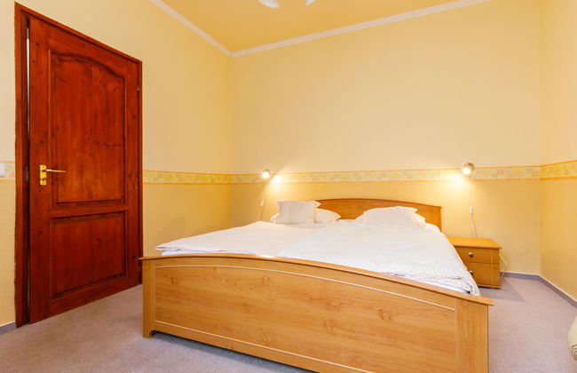 Casa de 5 quartos em Balatonszárszó com piscina privada e jardim - Foto 29