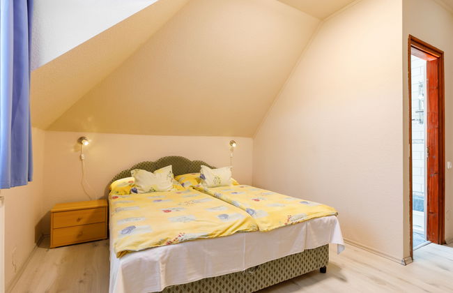 Casa de 5 quartos em Balatonszárszó com piscina privada e jardim - Foto 24