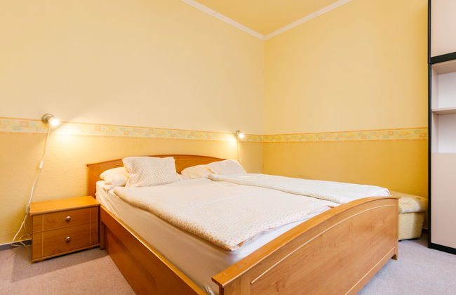 Casa de 5 quartos em Balatonszárszó com piscina privada e jardim - Foto 30