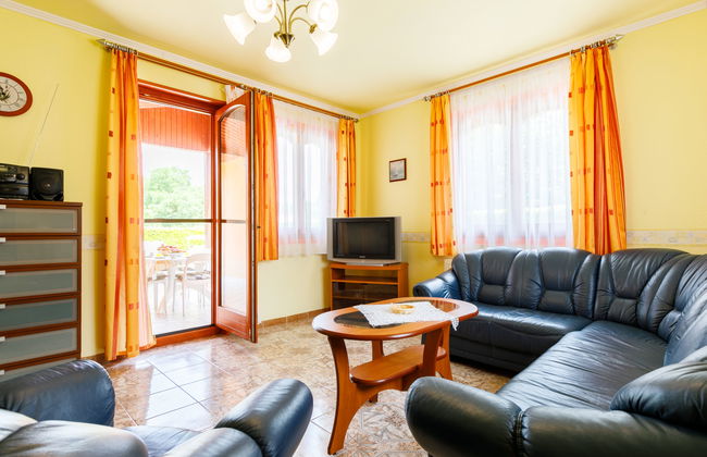 Casa de 5 quartos em Balatonszárszó com piscina privada e jardim - Foto 4