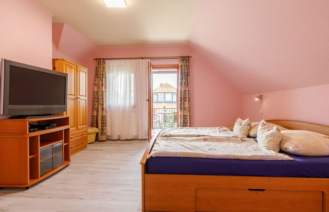 Casa de 5 quartos em Balatonszárszó com piscina privada e jardim - Foto 14