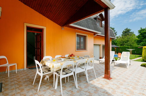 Photo 32 - Maison de 4 chambres à Balatonszárszó avec piscine privée et jardin