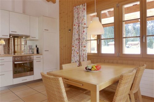 Foto 8 - Apartamento de 2 habitaciones en Kandersteg con vistas a la montaña