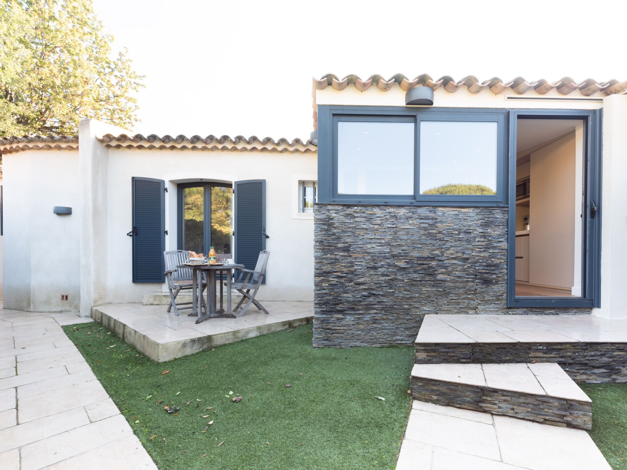 Foto 18 - Casa con 2 camere da letto a Saint-Tropez con piscina e vista mare