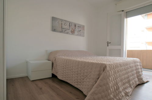 Foto 2 - Appartamento con 2 camere da letto a Jesolo con vista mare