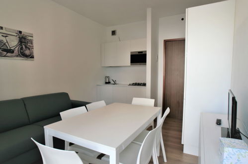 Photo 8 - 2 bedroom Apartment in Jesolo with sea view