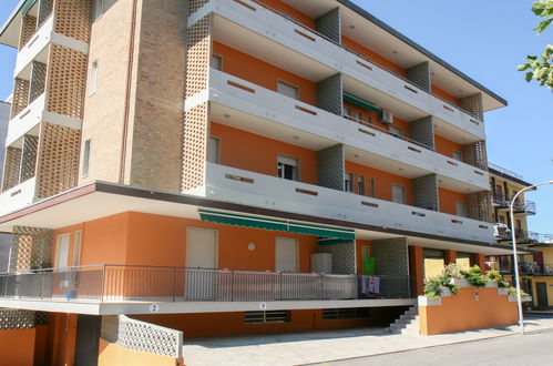 Foto 4 - Apartamento de 2 habitaciones en Jesolo con vistas al mar