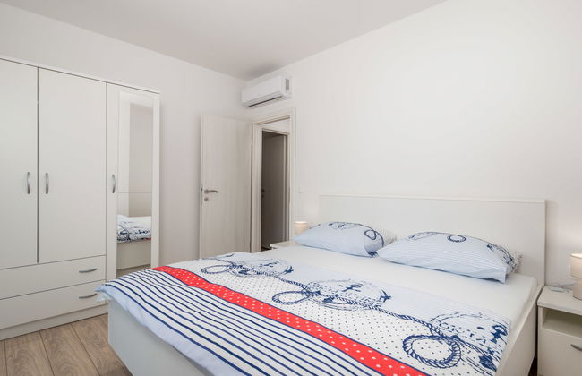 Casa de 5 quartos em Krk com piscina privada e jardim - Foto 32