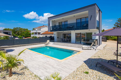 Photo 6 - Maison de 4 chambres à Krk avec piscine privée et vues à la mer