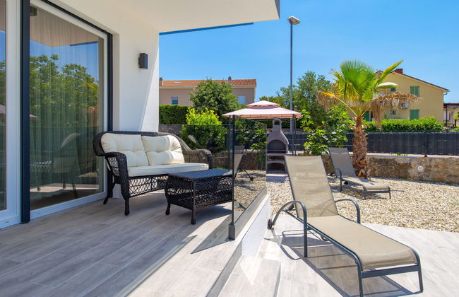 Casa de 5 quartos em Krk com piscina privada e jardim - Foto 16
