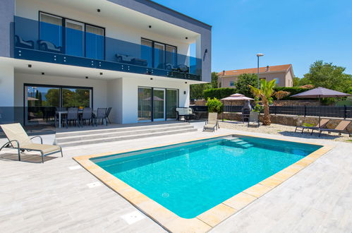 Photo 1 - Maison de 4 chambres à Krk avec piscine privée et vues à la mer