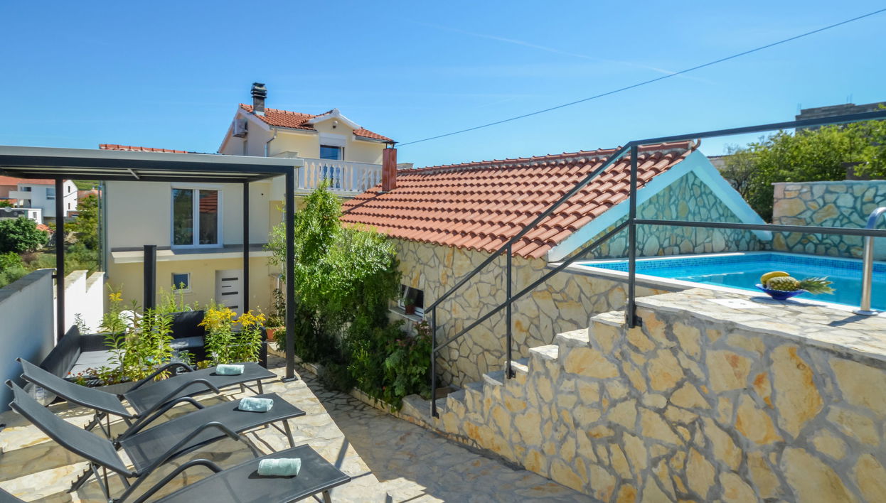 Casa de 6 quartos em Skradin com piscina privada e jardim - Foto 1