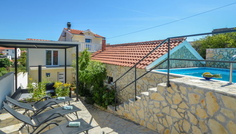 Foto 1 - Casa con 4 camere da letto a Skradin con piscina privata e terrazza