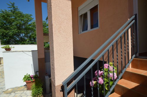 Foto 11 - Casa de 2 habitaciones en Skradin con piscina privada y terraza