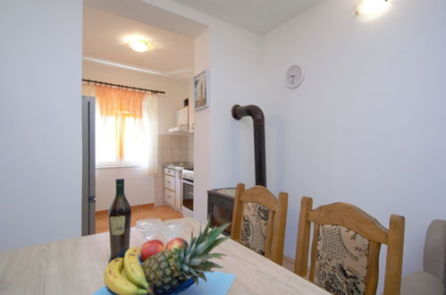 Photo 8 - 2 bedroom House in Skradin with private pool and terrace