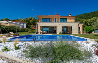 Photo 1 - Maison de 3 chambres à Opatija avec piscine privée et jardin