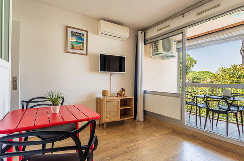 Foto 6 - Appartamento con 1 camera da letto a Hyères con piscina e terrazza