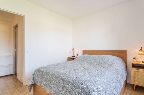 Foto 10 - Appartamento con 1 camera da letto a Hyères con piscina e terrazza