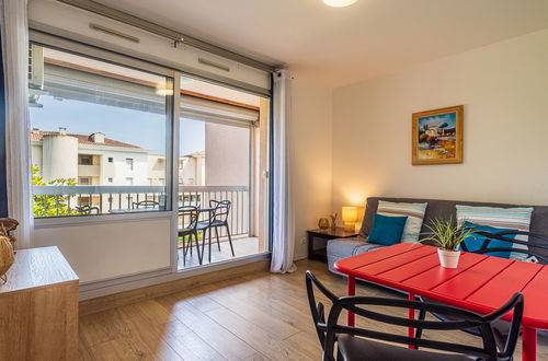 Foto 3 - Appartamento con 1 camera da letto a Hyères con piscina e terrazza