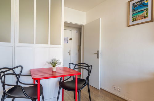Foto 8 - Appartamento con 1 camera da letto a Hyères con piscina e terrazza