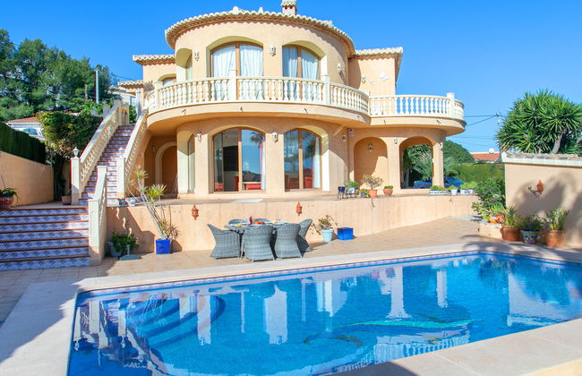 Casa de 3 quartos em Calp com piscina privada e jardim - Foto 1