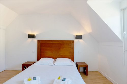 Foto 19 - Casa con 2 camere da letto a Saint-Nic con piscina privata e vista mare