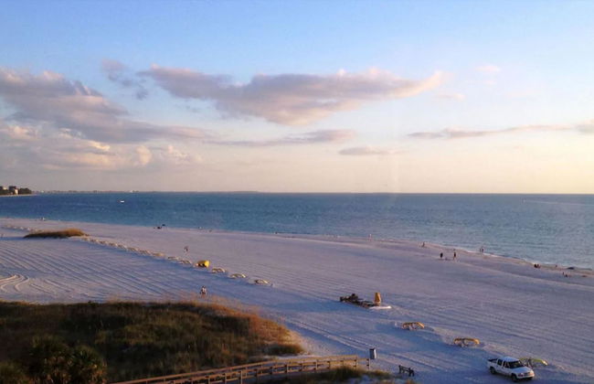 Sunset Vistas Beachfront Suites - Foto 23