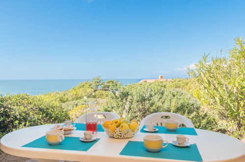 Foto 1 - Casa de 2 habitaciones en Trinità d'Agultu e Vignola con jardín y vistas al mar