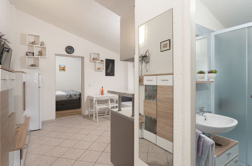 Foto 8 - Appartamento con 1 camera da letto a Obrovac con terrazza